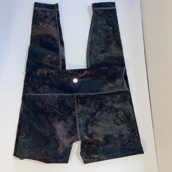 lululemon athletica Pants - Lululemon leggings.  Size 6  Art deco pattern